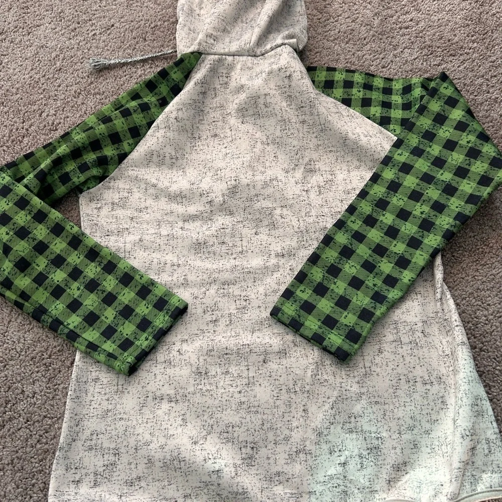 Dinosaur Graphic Hoodie with Checkered Sleeves Size L